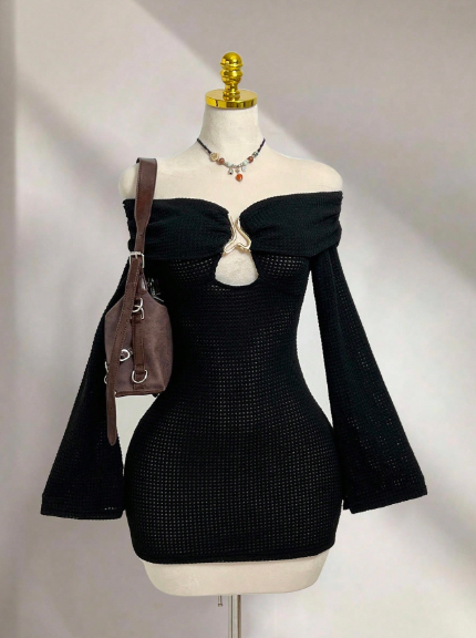 Women's Fashion Hollow Out Off Shoulder Long Sleeve Mini Dress With Metal Buckle Decor, Casual Vacation Wear For Autumn/Winter